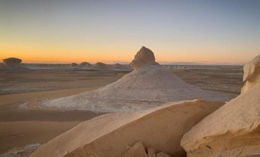 White Desert & Bahariya Oasis Day Trip
