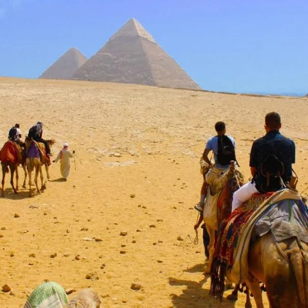 Full-Day Tour to Giza Pyramids, Saqqara & Memphis