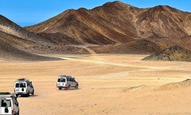 Desert 4×4 Tour & Bedouin Tent Experience with Dinner & Show